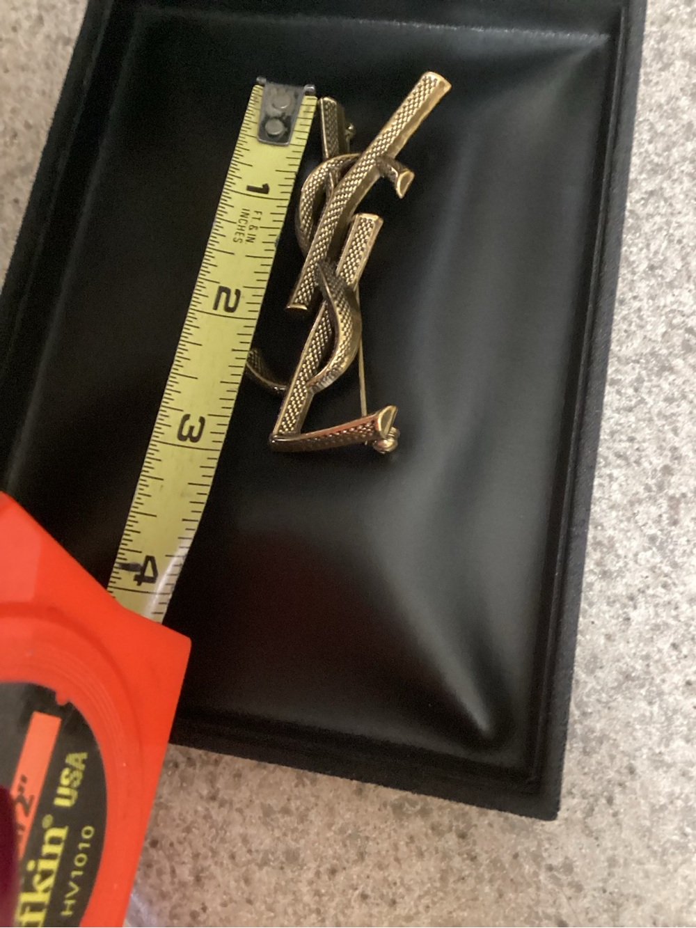 Yves Saint Laurent Textured Gold Logo Brooch - Picture 5 of 5